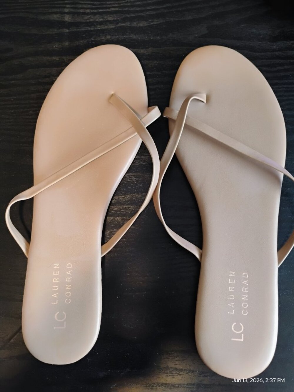 Lauren Conrad Tan Flip Flop Sandals – Women's Size 10M
